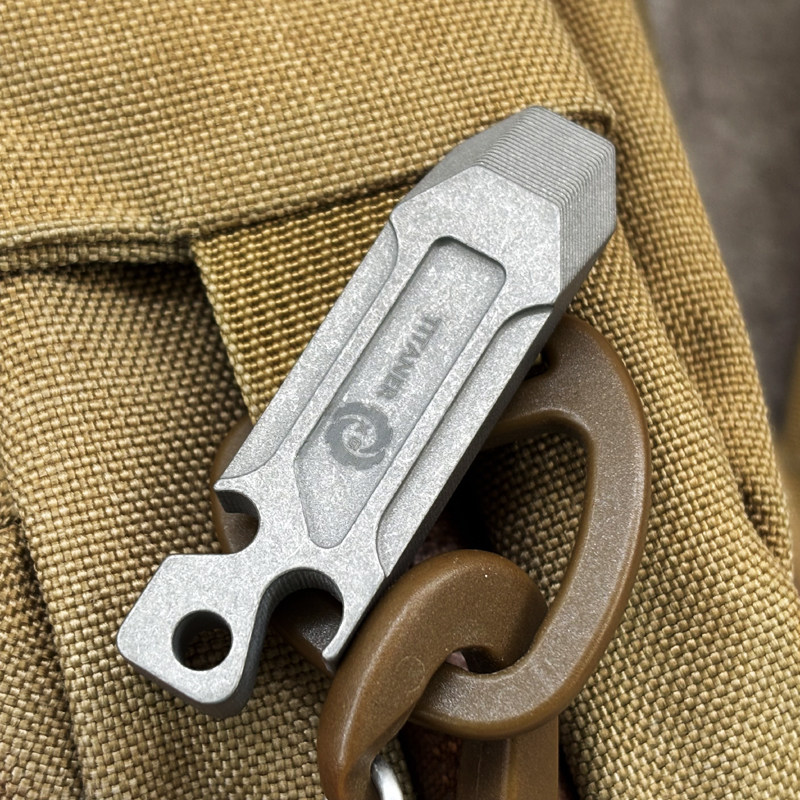 Przenośny, wielofunkcyjny mini – Keychain Multi Tool recenzja i cena